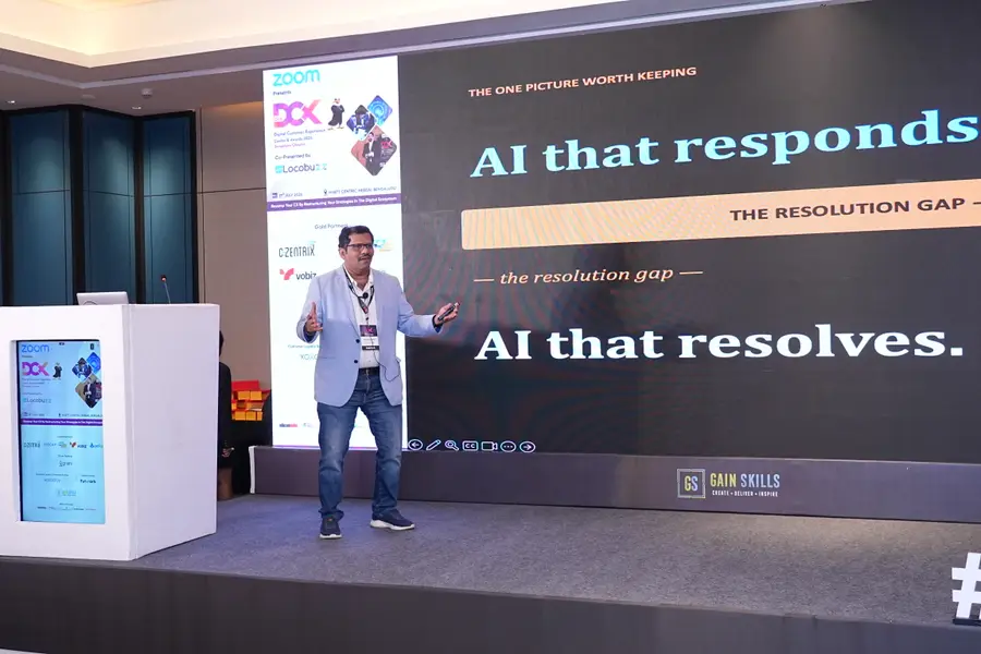 Eine Folie, die AI that responds und AI that resolves gegen&uuml;berstellt, mit der Resolution Gap dazwischen.