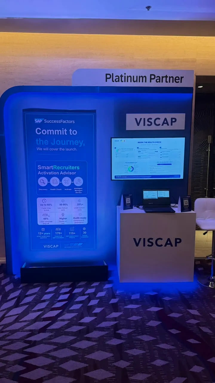 The VISCAP stand lit blue before the doors opened, showing the SmartRecruiters Activation Advisor panel and the Platinum Partner sign.